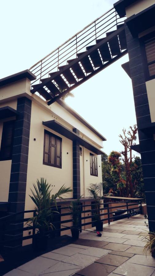 Milestone Inn Sultan Bathery Exterior foto
